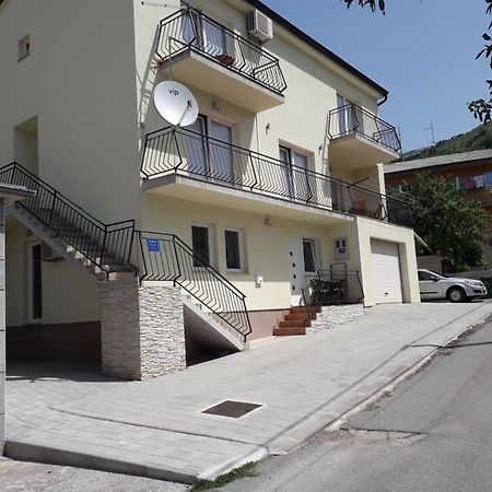 Apartmani Tomljenovic Senj  Esterno foto