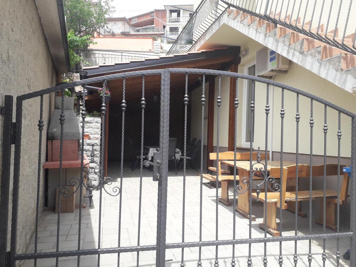 Apartmani Tomljenovic Senj  Esterno foto