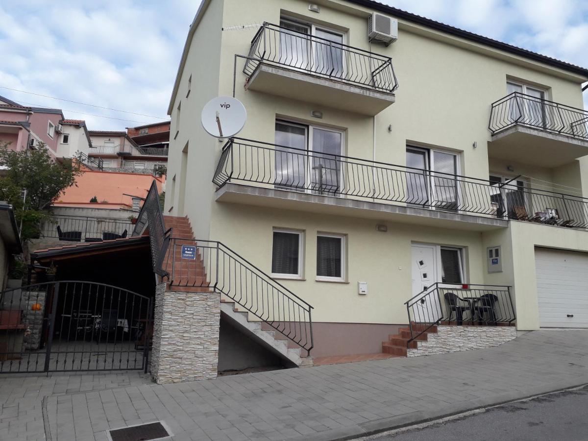 Apartmani Tomljenovic Senj  Esterno foto