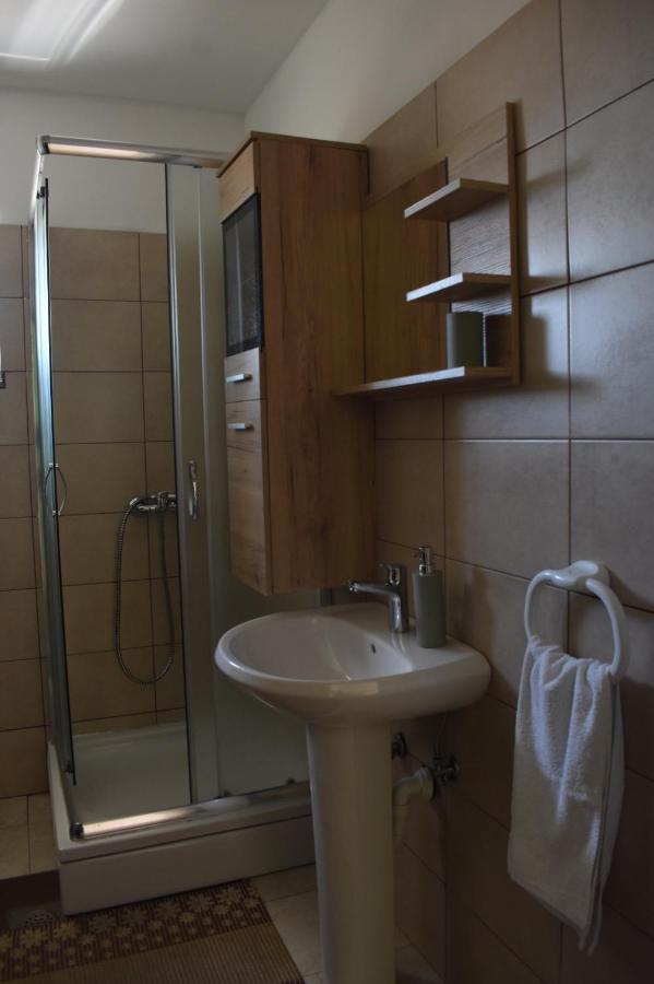 Apartmani Tomljenovic Senj  Esterno foto